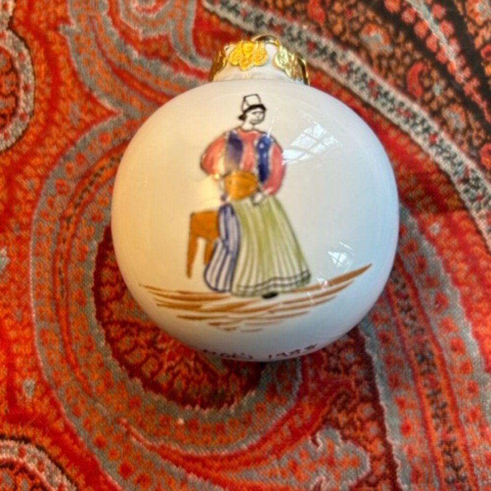 Henriot Quimper round Noel 1988 ornament (from France)